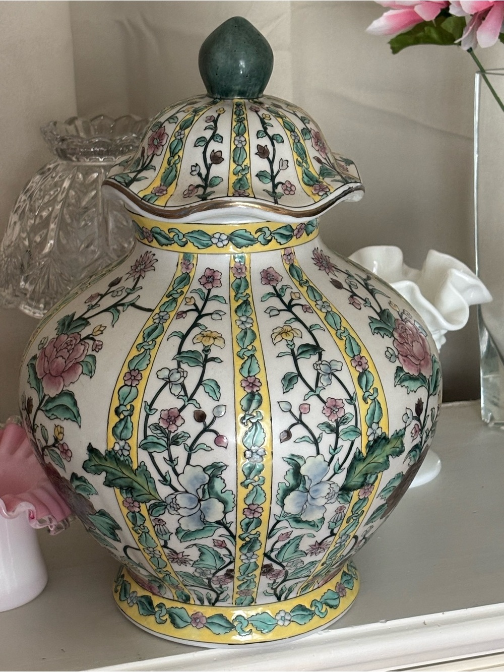 Chinese style Ginger Jar w/lid